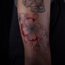 Mi proyecto del curso: Tatuaje botánico con puntillismo. Un proyecto de Ilustración tradicional, Diseño de tatuajes e Ilustración botánica de biancasalomeabarcaagurto18 - 06.03.2024