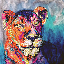 The Lioness - A Celebration of Feminine Power in Needle-Felted Wool and Embroidery. Un progetto di Artigianato di Catherine Charnley - 09.03.2024