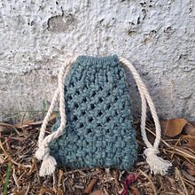 Monedero de macramé.. Un proyecto de Artesanía de Victoria Escobedo - 12.03.2024