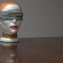 Silence. Un progetto di Cinema, video e TV, Direzione artistica, Postproduzione fotografica, Video, Produzione audiovisiva, Video editing, Produzione audiovisiva, Script e YouTube Marketing di Chantale Rivard - 07.03.2024