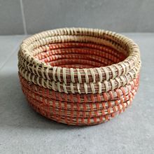 Il mio progetto del corso: Intreccio di cesti per principianti: la tecnica a spirale . Un progetto di Design di accessori, Artigianato, Fashion design, Fiber Art e Textile Design di cinzia_bragagnolo - 10.03.2024