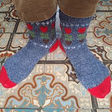 My project for course: Introduction to Colorwork Sock Knitting. Accessor, Design, Fashion Design, Fiber Arts, Knitting, and Textile Design project by Ellen Bentlage-Hoffmann - 03.16.2024
