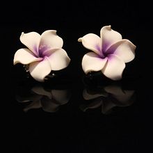 My project for course: Product Photography for Jewelry & Small Objects. Photograph, Product Photograph, Digital Photograph, E-commerce, and Commercial Photograph project by Paula Bernasor - 06.14.2023
