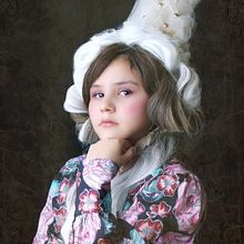 My project for course: Pictorial Photography: Depict Surrealist Worlds. Photograph, Portrait Photograph, Studio Photograph, and Fine-Art Photograph project by Renata Kaman - 03.22.2024