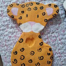Meu projeto do curso: Papel machê para iniciantes: escultura de personagem colorido. Un proyecto de Ilustración tradicional, Diseño de personajes, Diseño de juguetes, Art to y Creatividad con niños de danimaga77 - 25.03.2024