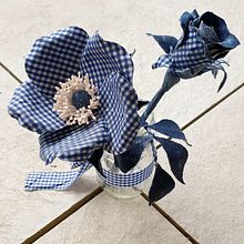 My project for course: Floral Textiles: Make 3D Accessories with Denim. Floral, Plant Design, and Textile Design project by tannin_sylvie - 03.27.2024