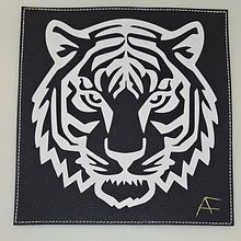 Tigre en marqueterie. Un progetto di Design, Design di accessori, Artigianato, Interior Design e DIY di antignacf - 27.03.2024