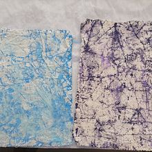 Mi proyecto del curso: Introducción al marmoleado textil. Un progetto di Belle arti, Fashion design, DIY, Tintura tessile e Textile Design di Claudia Bolaños Bolaños - 01.04.2024