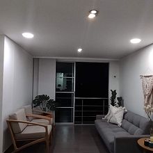 Mi proyecto del curso: Estilismo y decoración del hogar con plantas Ein Projekt aus dem Bereich Interaktives Design, Dekoration von Innenräumen, Innenarchitektur, DIY, Blumen- und Pflanzendesign und Raumgestaltung von karolandreatt - 01.04.2024