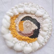 Mon projet du cours : Création d’une suspension lumineuse tissée. Arts, Crafts, Interior Decoration, Fiber Arts, and Weaving project by nathraillard - 04.02.2024