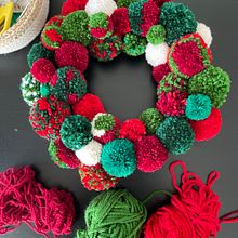 Mi proyecto del curso: Diseño y creación de pompones. Arts, Crafts, Decoration, DIY, and Textile Design project by karinarojasfuentes - 04.03.2024