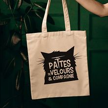 BRANDING - identité visuelle de ma marque Pattes de Velours and Co. Un projet de Publicité, Br, ing et identité, Design graphique, Design de présentation, Dessin artistique, Illustration éditoriale, Conception éditoriale, Marketing, Illustration vectorielle, Création de motifs, Stor, telling, Illustration numérique, Marketing digital, Illustration jeunesse , et Conception numérique de Anne COLLET - 04.04.2024