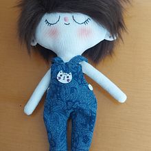 Mi proyecto del curso: Muñecos de tela: diseño, costura y creación de contenido. Un proyecto de Artesanía, Diseño de juguetes, Redes Sociales, Fotografía con móviles, Fotografía de producto, Costura, Fotografía para Instagram, Patronaje y confección			 de Tesa Pina - 04.04.2024