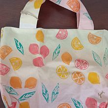 Coleção "Folhas e Frutos Gaia" - Projeto curso Block Printing e Design de Padrões Digitais Ein Projekt aus dem Bereich Traditionelle Illustration, Musterdesign, Modedesign, Prägung und Textildruck von Giovana Petrocele - 07.04.2024