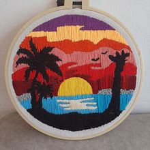 Mi proyecto del curso: Bordado: diseño y colores abstractos. Un progetto di Artigianato, Ricamo e Fiber Art di myresvel - 09.04.2024