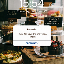 Coffee shop vegan products' advertisement for Instagram Stories. Design gráfico, Marketing, e Marketing de conteúdo projeto de Fernanda Mirancos - 14.03.2024