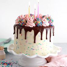 Double Funfetti Birthday Cake. Food Photograph, Food St, and ling project by Whitney DePaoli (Sugar & Sparrow) - 04.17.2024