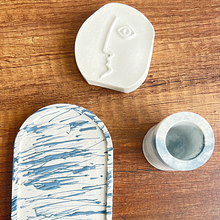 Mi proyecto del curso: Técnicas decorativas en concreto. Sígueme en instagram @decoria.co. Un progetto di Design di accessori, Artigianato, Interior design, Interior Design e DIY di Jhon Zuluaga - 17.04.2024