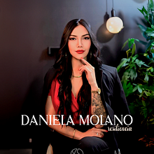 Daniela Molano - Marketing & Mindset marca personal. Un progetto di Br, ing, Br, identit, Consulenza creativa, Gestione progetti di design, Graphic design, Marketing, Comunicazione e Design di presentazioni di Marcus Rosanegra - 13.04.2024