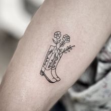Mi proyecto del curso: Tatuaje fine line: la sutileza de la línea Ein Projekt aus dem Bereich Traditionelle Illustration, Zeichnung und Tattoodesign von Isabel Carmona Vicedo - 03.05.2024