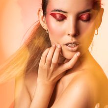 Mi proyecto del curso: Efectos de color e iluminación para fotografía de estudio. Un progetto di Fotografia, Fotografia di ritratto, Illuminazione fotografica, Fotografia in studio, Fotografia digitale e Fotografia artistica di Julian Pimiento - 25.04.2024