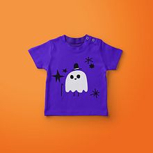 Trick or treat. Un proyecto de Estampación textil, Diseño textil, Pattern Design, Ilustración digital y Packaging de Cris Tamay - 05.07.2023