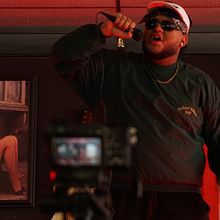 Mi proyecto del curso: Realización de vídeos musicales low cost Ein Projekt aus dem Bereich Musik, Kino, Video und TV, Kino, Video, Tongestaltung, Audiovisuelle Produktion, Stor, telling, Videobearbeitung, Audiovisuelle Produktion, Skript, YouTube Marketing und Musikproduktion von Mauricio Alejandro - 26.04.2024