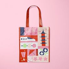 Spring in Japan. Un proyecto de Packaging, Ilustración digital, Ilustración editorial, Dibujo digital y Diseño de papelería				 de Cris Tamay - 05.06.2023