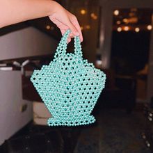 Beaded Bag Project. Un progetto di Design, Design di accessori, Artigianato, Fashion design e Fiber Art di Gina Zucchino - 01.05.2024