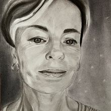 Mon projet du cours : Portrait artistique au fusain : créez des ambiances. Traditional illustration, Fine Arts, Drawing, Portrait Drawing, Realistic Drawing, and Artistic Drawing project by Sandrine Lange Jeauffroy - 05.04.2024