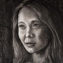 Mein Abschlussprojekt für den Kurs: Künstlerisches Porträt mit Kohlestift: die Atmosphäre. Un projet de Illustration traditionnelle, Beaux Arts, Dessin, Dessin de portrait, Dessin réaliste , et Dessin artistique de Christoph Speck - 05.05.2024