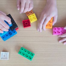 Replica Lego Page. Un proyecto de Programación, UX / UI, Diseño Web, Desarrollo Web, JavaScript, HTML y CSS de María Cortes Vargas - 01.03.2024