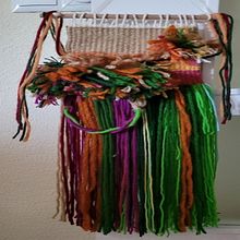 Mi proyecto del curso: Tapiz decorativo en telar: explora texturas y volúmenes. Un progetto di Design di accessori, Artigianato, Interior Design, Interior Design, Fiber Art, Textile Design e Tessitura di Paloma Campos - 12.05.2024