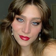 Meu projeto do curso: Introdução a técnicas de maquiagem profissional. Un progetto di Cinema, video e TV, Direzione artistica, Fashion design e Fotografia di moda di Manoela Zanini - 13.05.2024