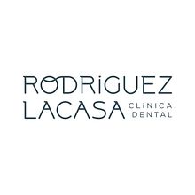Clínica Rodríguez Lacasa. Design, Accessor, Design, Br, ing, Identit, Graphic Design, Interior Design, Lettering, Vector Illustration, Signage Design, Logo Design, Poster Design, T, pograph, Design, Stationer, and Design project by Quino Piñera - 05.22.2024