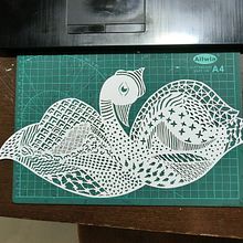 My project for course: Introduction to Paper Cutting with Kirie Technique. Un projet de Illustration traditionnelle, Artisanat, Papercraft , et DIY de balamast - 23.05.2024