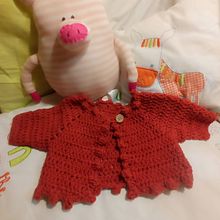 Mi proyecto del curso: Top-down: prendas a crochet de una sola pieza. Un proyecto de Diseño de moda, Tejido, DIY, Crochet y Diseño textil de Eugenia Rodríguez Moreiras - 26.05.2024