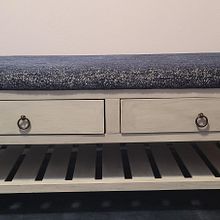 My project for course: Upcycling Vintage Furniture with Painting Techniques. Un progetto di Artigianato, Design e creazione di mobili, Interior design, Pittura, DIY, Falegnameria , Upc, cling, Pittura decorativa, Restauro, upc e cling di mobili di epaye99 - 02.06.2024