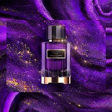 Carolina Herrera - Amethyst Haze. Un progetto di Design, Pubblicità, Motion graphics, Cinema, video e TV, 3D, Animazione, Direzione artistica, Video, Animazione 3D, Creatività e Modellazione 3D di Bark&Bite - 03.06.2024