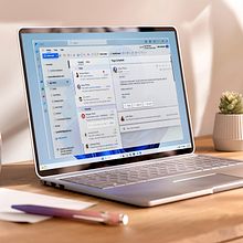 Microsoft - Outlook for Windows. Un progetto di 3D, Animazione 3D, Modellazione 3D, Animazione, Direzione artistica, Creatività, Video e Sound design di Bark&Bite - 04.06.2024