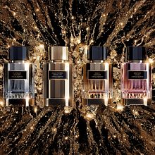 Carolina Herrera - Gold Myrrh. Un progetto di Design, Creatività, 3D, Animazione 3D, Modellazione 3D, Animazione, Direzione artistica e Video di Bark&Bite - 04.06.2024