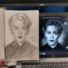 My project for course: Graphite Line Drawing for Portrait Sketchbooking. Een project van  Beeldende kunst,  Schetsen,  Tekening,  Portrettekening, Sketchbook y Traditionele illustratie van checheyeah - 07.06.2024