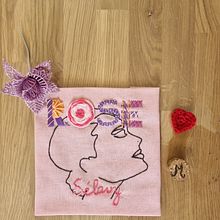 Mon projet du cours : Techniques avancées de broderie de lettres colorées. Een project van Traditionele illustratie,  Belettering, Borduurwerk y Textielontwerp van melanieblanchard56 - 10.06.2024
