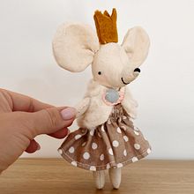 My project for course: Designing and Making Your Own Soft Toy. Projekt z dziedziny Projektowanie postaci, Craft, Projektowanie zabawek,  Sz, cie, Wzornictwo i krawiectwo użytkownika Judit Orosz - 15.06.2024