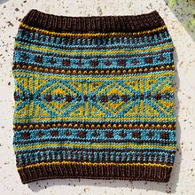 My project for course: Stranded colorwork knitting. Projekt z dziedziny Projektowanie dodatków, Projektowanie mod, Tkactwo, DIY, Dziewiarstwo Ręczne, Wzornictwo tekst i liów użytkownika Mary Shaak - 20.06.2024