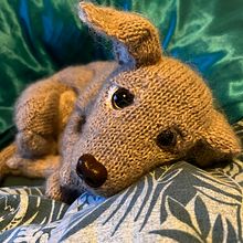 My project for course: Knitting Realistic Stuffed Animals: Make a Puppy from Yarn. Projekt z dziedziny  Tkactwo, DIY, Dziewiarstwo Ręczne, Wzornictwo tekst i liów użytkownika cindy.coomber - 21.06.2024
