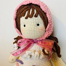 Mi proyecto del curso: Elaboración de muñecas amigurumi románticas. Een project van Craft, Speelgoedontwerp, Textiel, Haken, Amigurumi y Textielontwerp van Camila Rivera Carrazana - 22.06.2024
