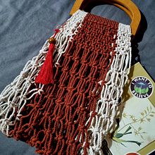 Mi proyecto del curso: Diseño y elaboración de bolsos en macramé. Un proyecto de Diseño, Diseño de complementos, Artesanía, Costura, Tejido, Macramé y Diseño textil de Patricia Garcés Cadavid - 23.06.2024