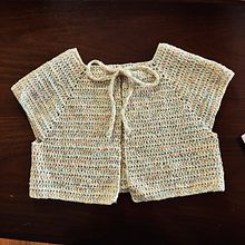 My project for course: Top-Down: One-Piece Crocheted Garments. Fashion Design, Fiber Arts, DIY, Crochet, and Textile Design project by tomogallo - 06.23.2024