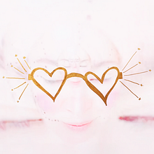 ✨👓 CöN låS gåfaS dėl åMöR 🫀✨. Música, Direção de arte, Design de som, Retoque fotográfico, Criatividade, Fotografia com celular, Design de cartaz, Fotografia de retrato, Design de logotipo, Concept Art, Fotografia digital, Fotografia artística, Design digital, Produção musical, Composição fotográfica, e Áudio projeto de KhåSsîldå - 24.01.2024
